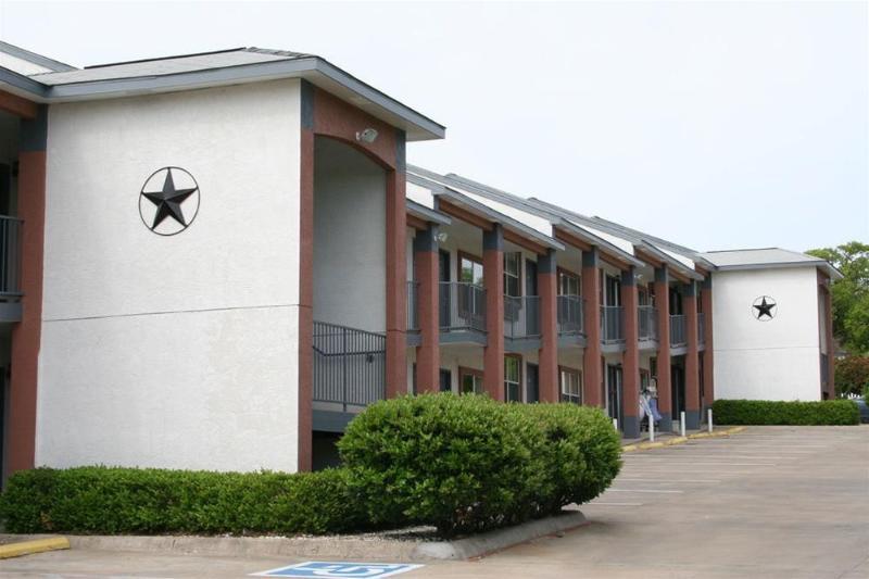 Days Inn By Wyndham Suites Fredericksburg Exterior foto